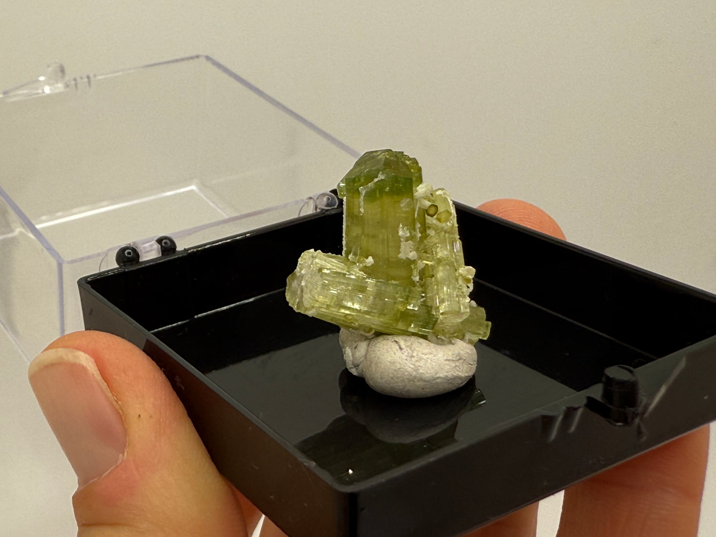 Pistachio Tourmaline || Elbaite Tourmaline || Green Tourmaline with Cleavelandite || Bicolor Green Tourmaline || #78