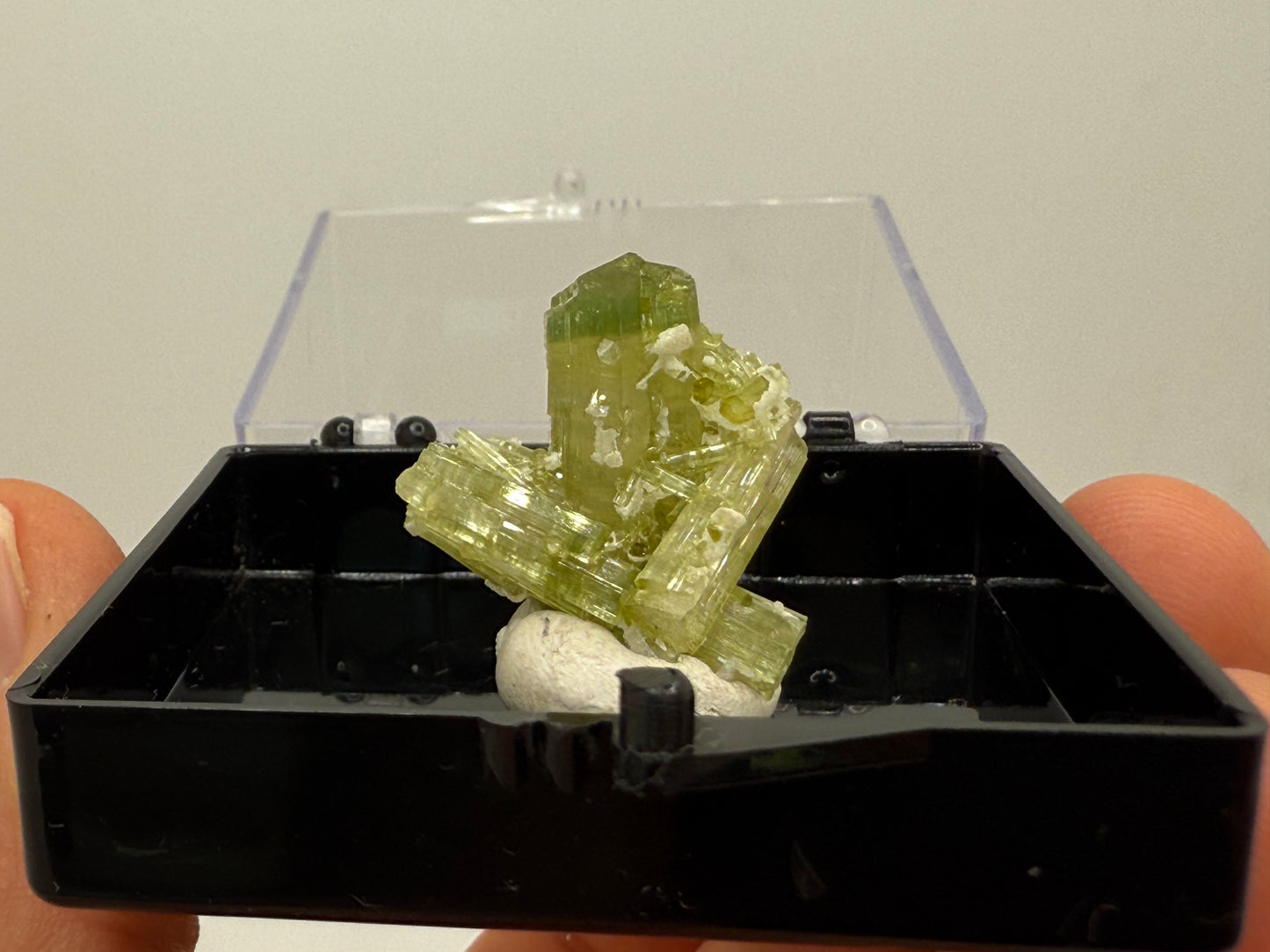 Pistachio Tourmaline || Elbaite Tourmaline || Green Tourmaline with Cleavelandite || Bicolor Green Tourmaline || #78