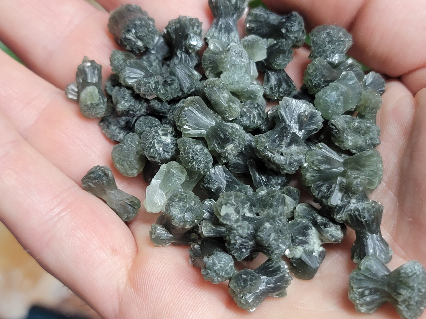 Mini prehnite Crystals || Prehnite Crystal Bow Ties